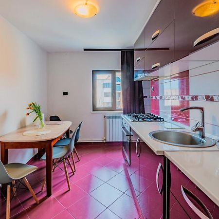 M Apartment Aproape De Plaja มันกาเลีย ภายนอก รูปภาพ