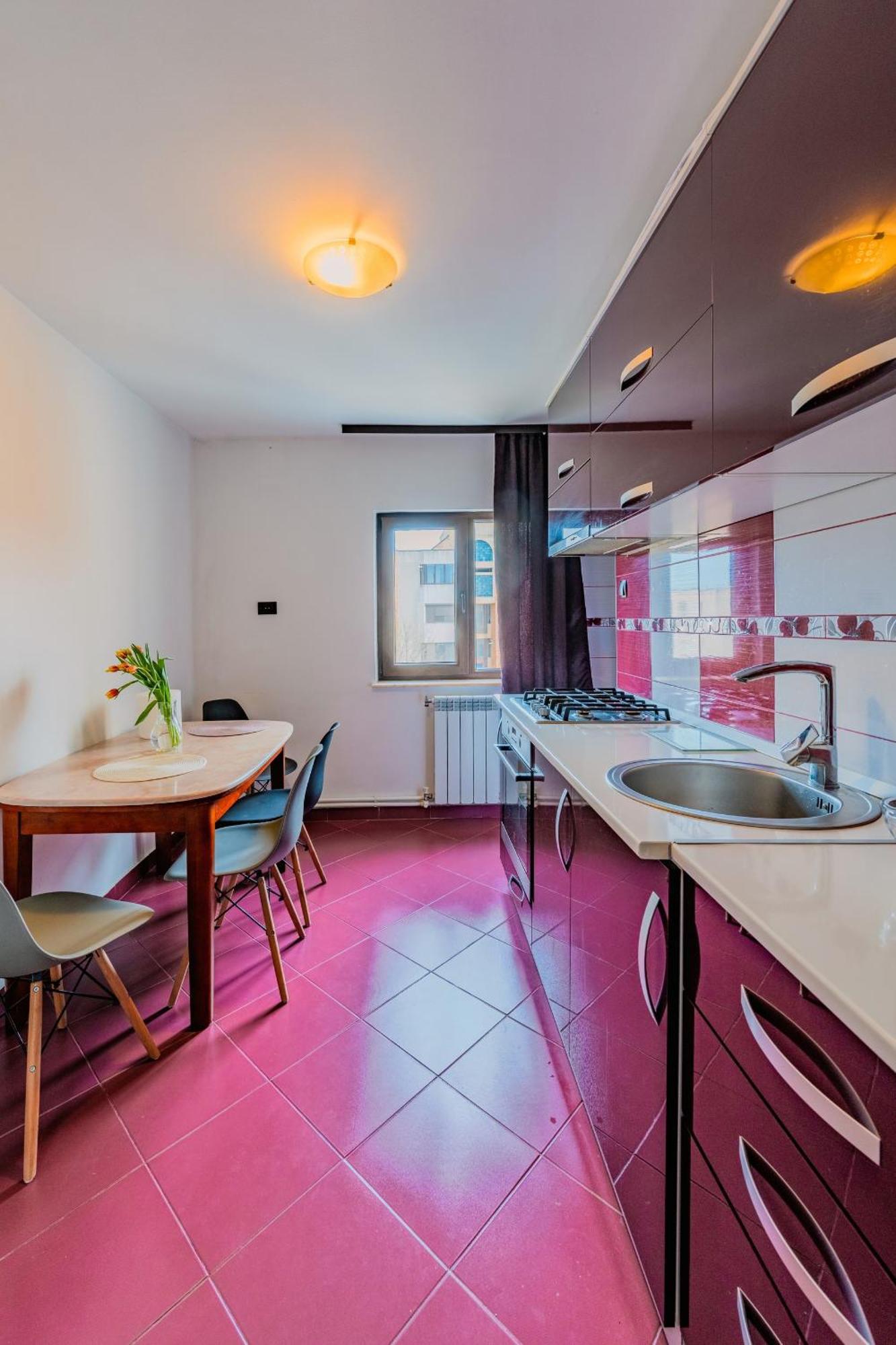 M Apartment Aproape De Plaja มันกาเลีย ภายนอก รูปภาพ